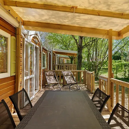 Hébergement de vacances Mobilhome Frêne Avec Terrasse 4 P Saint-Martial-de-Nabirat